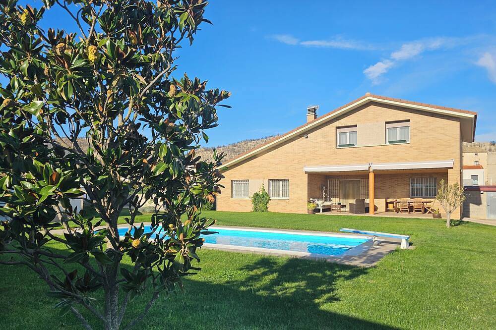 Rural house in Valtierra, Navarra Provinz
