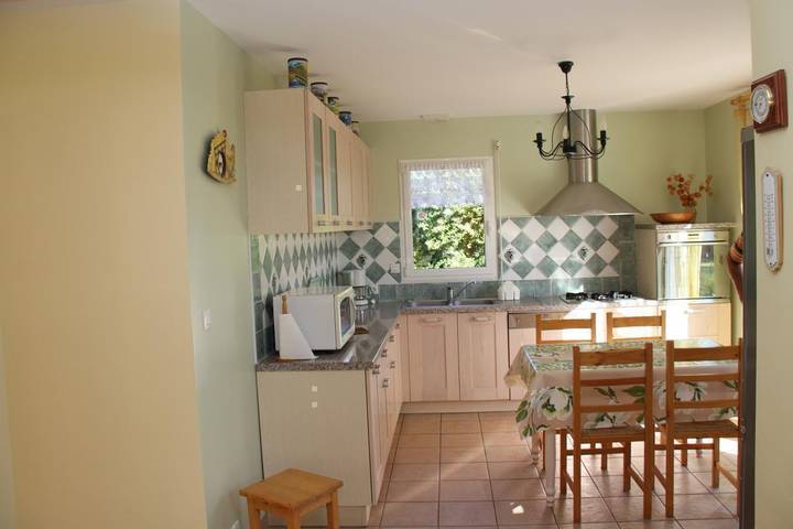 Gîte pour 10 personnes, avec jardin et terrasse, animaux acceptés à Erdeven - 3