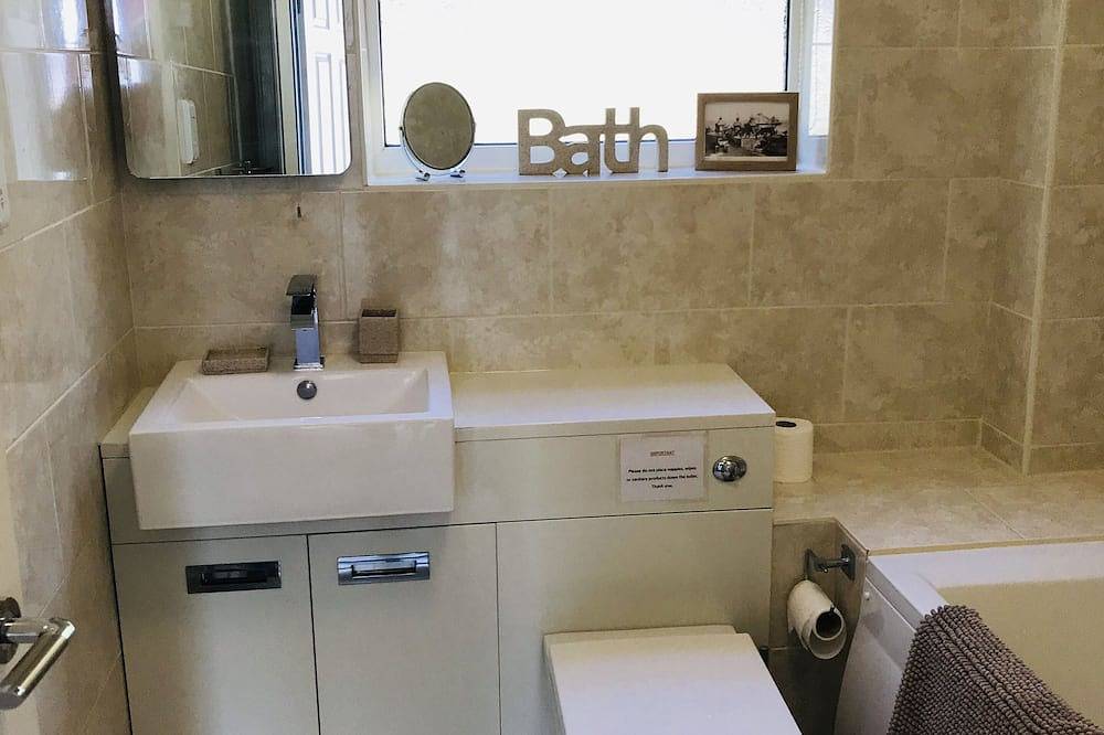 3 Bedroom Bungalow In Eastbourne recently refurbished in Eastbourne, East Sussex