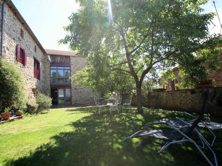 Location de vacances pour 6 personnes, avec Terrasse à Saint-Beauzire