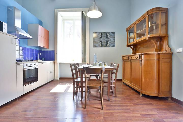 Entire apartment, GuestHost - Frequenze Spagnole in Naples, Naples Province
