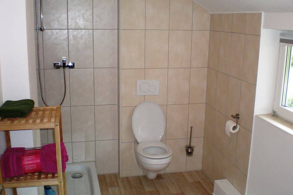 Ganze Wohnung, Moderne, vollausgestattete 2 Zikb Nichtraucher-Ferienwohnung in ruhiger Umgebung in Oldenburg, Niedersachsen