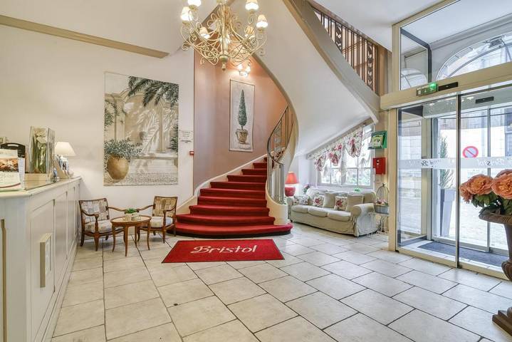 Hôtel pour 2 personnes, avec sauna et piscine, animaux acceptés à Montbéliard - 4