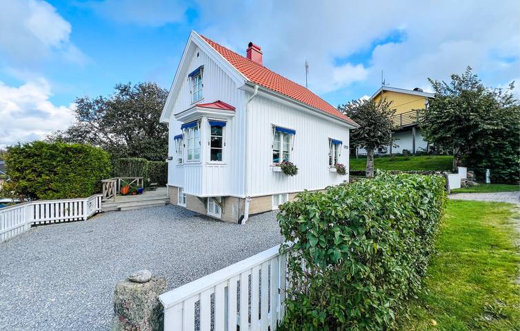 Ferienhaus für 9 Personen, mit Terrasse und Garten in Grebbestad