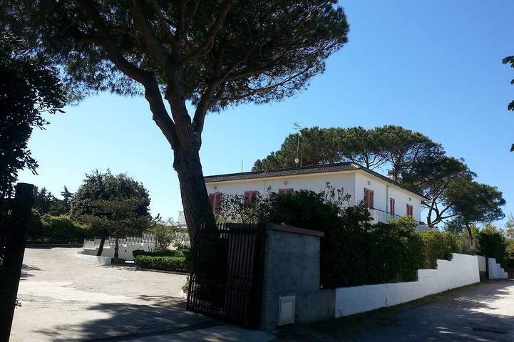 Holiday apartment for 6 people, with hot tub and garden - 1