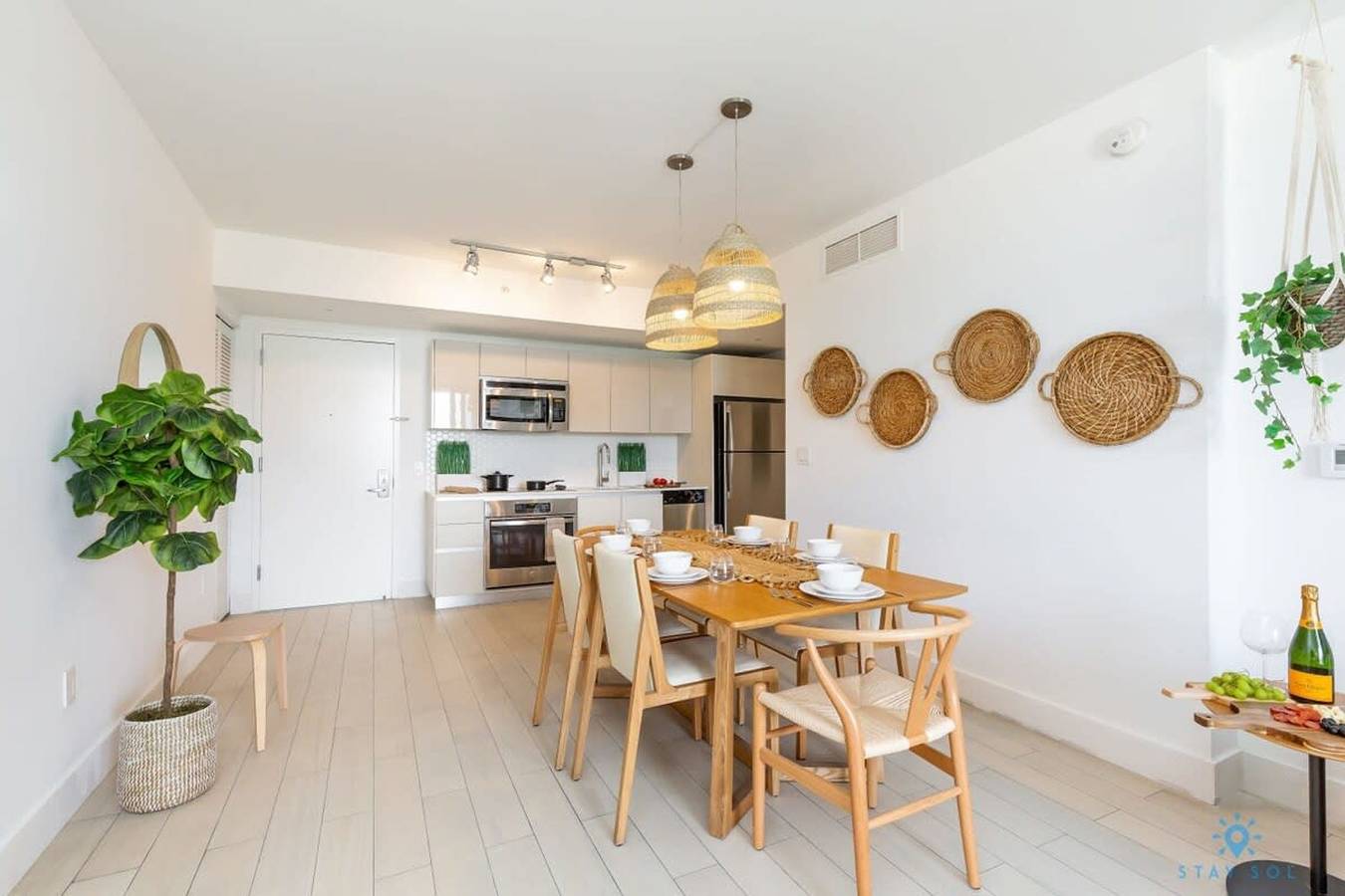 Apartamento entero, Tropical Apartment w Balcony Pool Up To 4 Gym in Hallandale Beach, Broward County