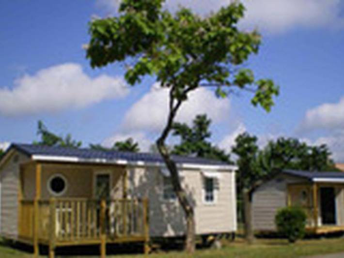 Location de vacances pour 5 personnes, avec piscine et terrasse à Vagnas