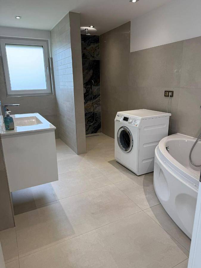 Ganze Wohnung, Luxus Appartement- Waldheim in Offenbach, Südhessen