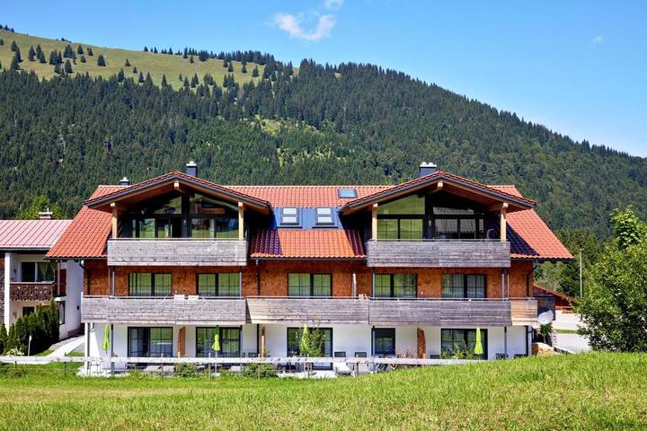Apartamento para 6 personas, con Balcón y Terraza además de Piscina y Sauna en Oberjoch