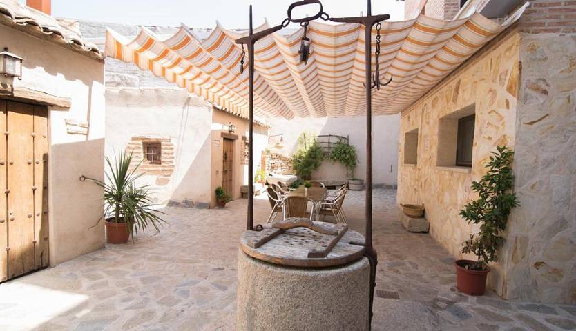 Location de vacances pour 11 personnes, avec terrasse ainsi que piscine et jardin à Gálvez - 4