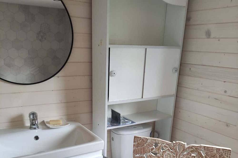 La Fauvette,adorable  maisonnette ,sous Côtes de Meuse ,près lac, 15min Verdun, in Bonzée, Verdun