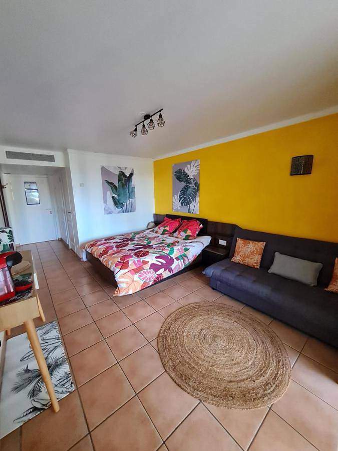 Appart’hôtel pour 4 personnes, avec jardin et piscine ainsi que bassin pour enfant et jacuzzi