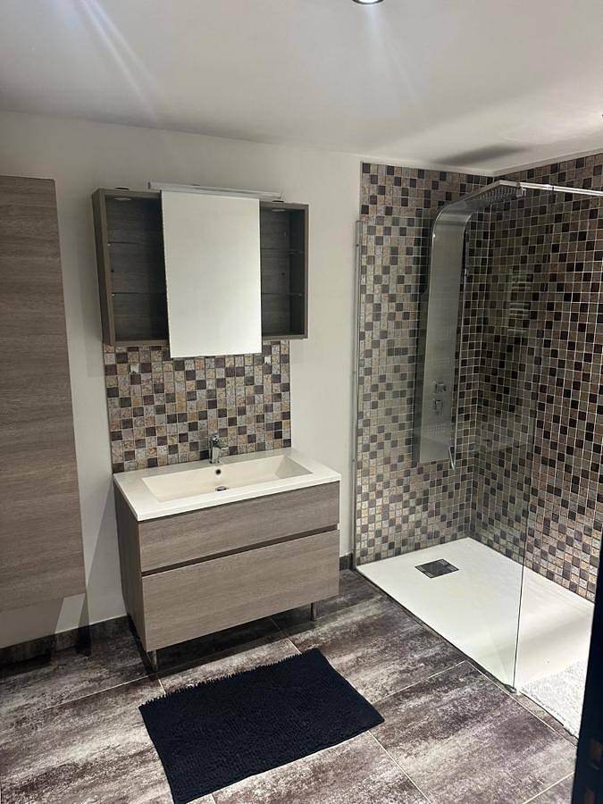 Appartement entier, Appartement rez de chaussée 4 personnes 2 chambres avec parking in Coudekerque-Branche, Côte des dunes de Flandres
