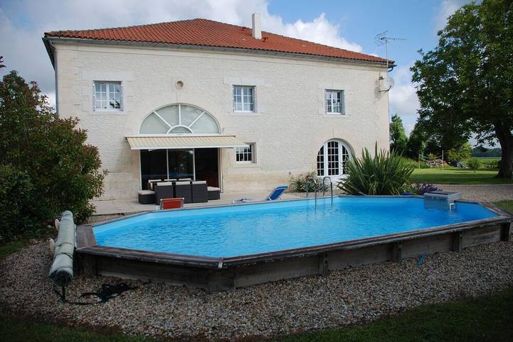 Location de vacances pour 12 personnes, avec Balcon et Jardin à Saint-Ciers-du-Taillon
