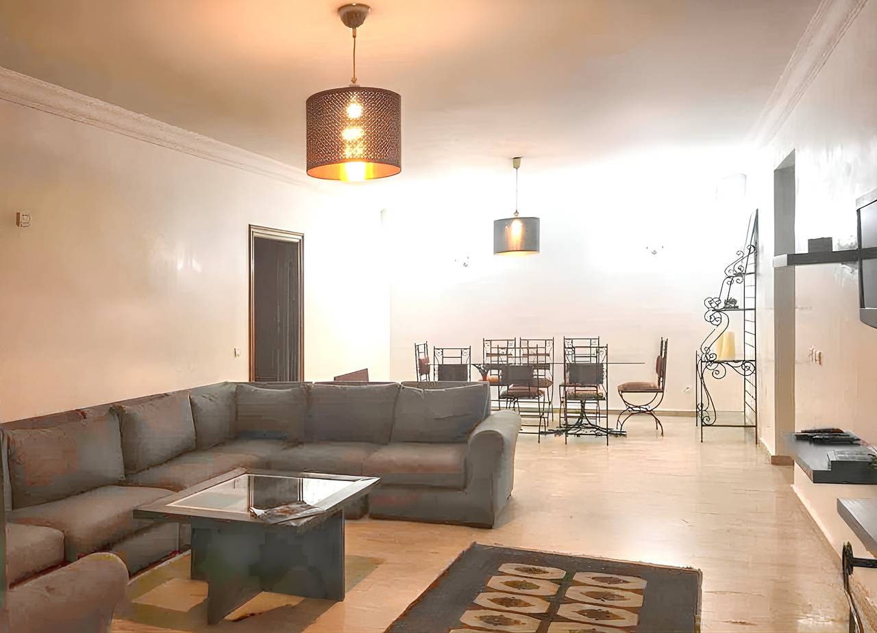 Entire apartment, Chic Apartment in Casablanca with Shared Pool - 100 sqm in Casablanca, Grand Casablanca region