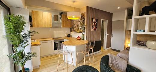 Gîte pour 2 personnes, avec terrasse ainsi que vue et vue sur le lac, animaux acceptés à Paladru