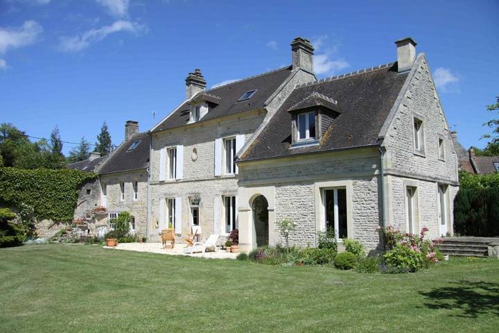 Location de vacances pour 2 personnes, avec vue ainsi que terrasse et jardin dans Ponts sur Seulles - 4