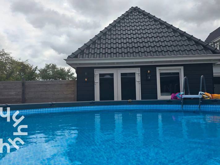 Appartement voor 4 personen, with tuin and zwembad as well as terras in Dishoek