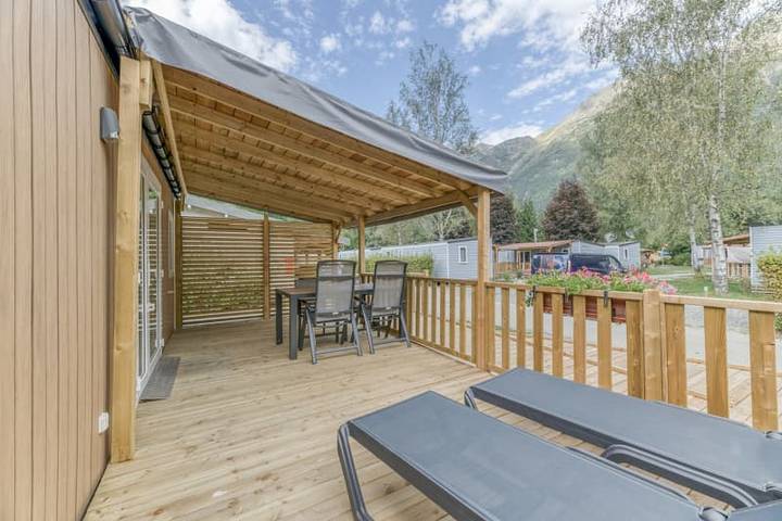 Caravane pour 4 personnes, avec terrasse et balcon/terrasse à Le Bourg-d'Oisans - 3