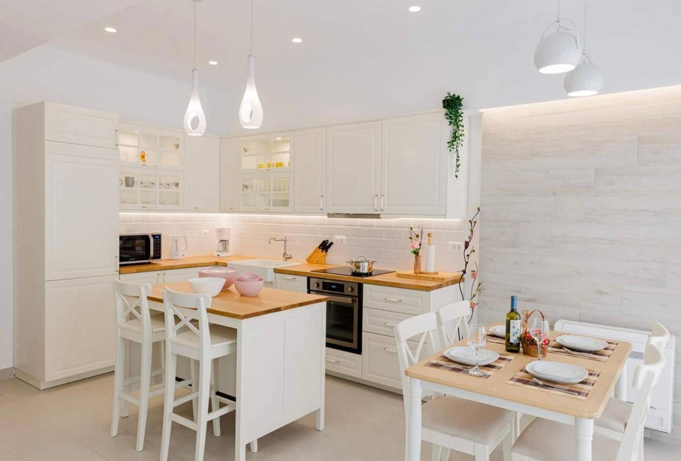 Geheel appartement, Appartement 'Old Town Luxury' met Privéterras, Wi-Fi en Airconditioning in Platia Diagora, Kos Stad
