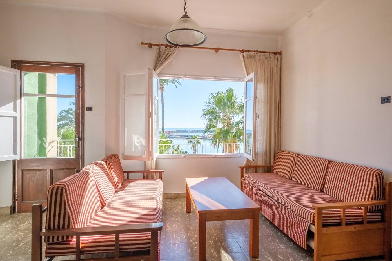 Appartement entier, Appartement "Las Palmeras 3" avec vue sur la mer, terrasse privée et balcon. in Benicarló, Costa del Azahar