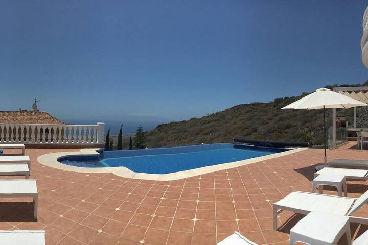 Villa für 15 Personen, mit Whirlpool und Pool sowie Garten in Adeje - 2