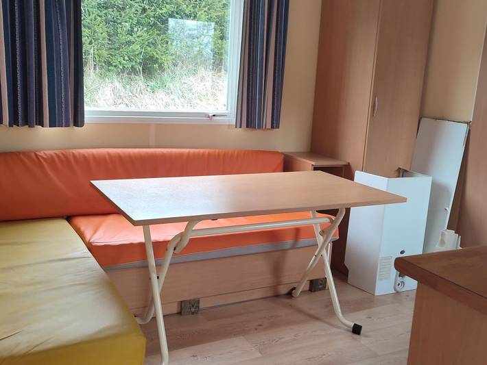 Camping pour 4 personnes, avec terrasse dans Région de Besse-et-Saint-Anastaise - 3