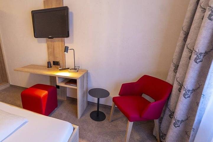 Ganze Wohnung, Schwarzwald - Doppelzimmer mit Balkon und Tv in Elzach, Mittlerer Schwarzwald