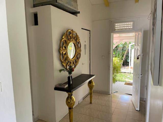 Location de vacances pour 8 personnes, avec piscine et jardin dans Pointe Faula - 4