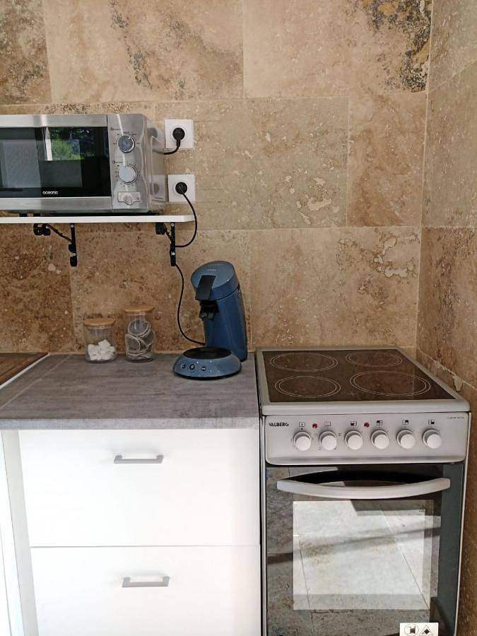 Gîte pour 4 personnes, avec balcon et vue ainsi que jardin et piscine à Saint-Nazaire (Gard) - 2