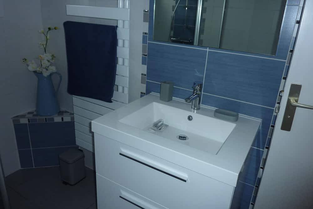 3 * family home on the edge of the Arcachon basin in Arès, Arcachon region