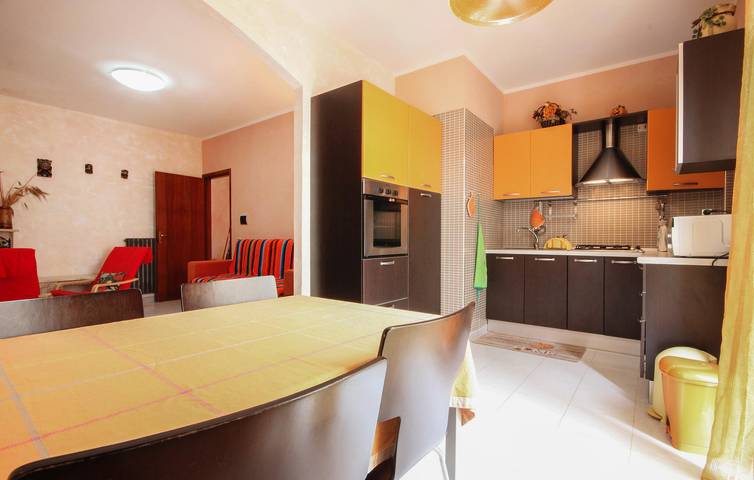 Apartamento vacacional entero, Acogedor apartamento con terraza, parking, cocina cerca de Senerchia in Senerchia, Provincia d'Avellino