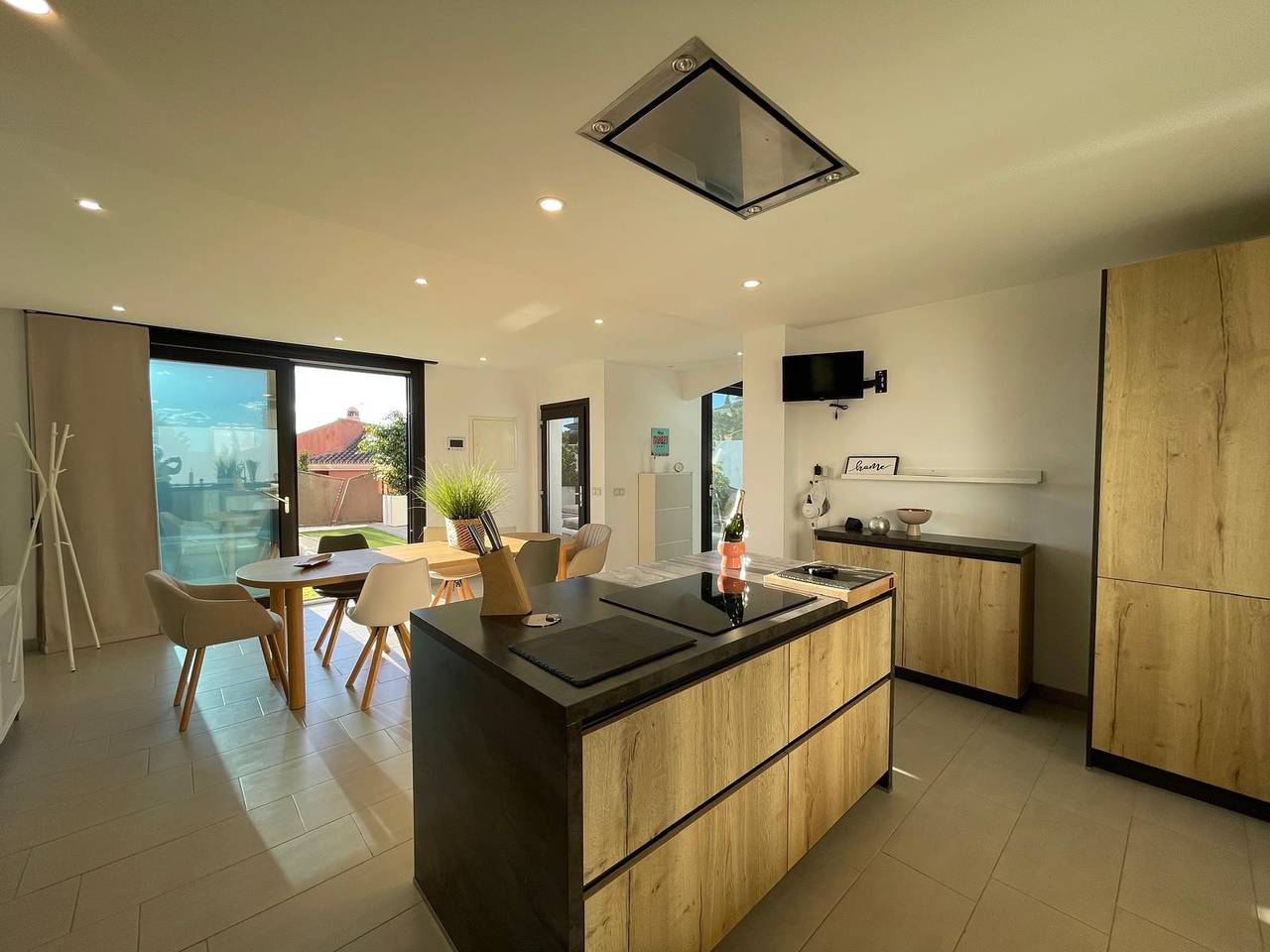 Terrasol Casa Blanca Con Piscina Privada in La Viña (Torre del Mar), Torre del Mar