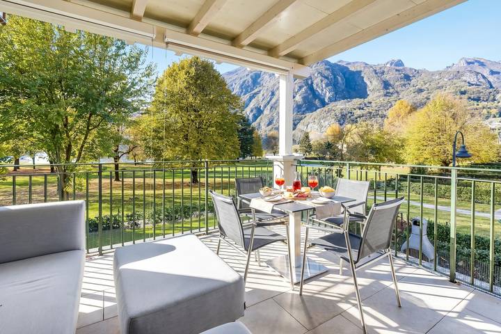 Ferienwohnung für 4 Personen, mit Terrasse und Seeblick am Luganersee
