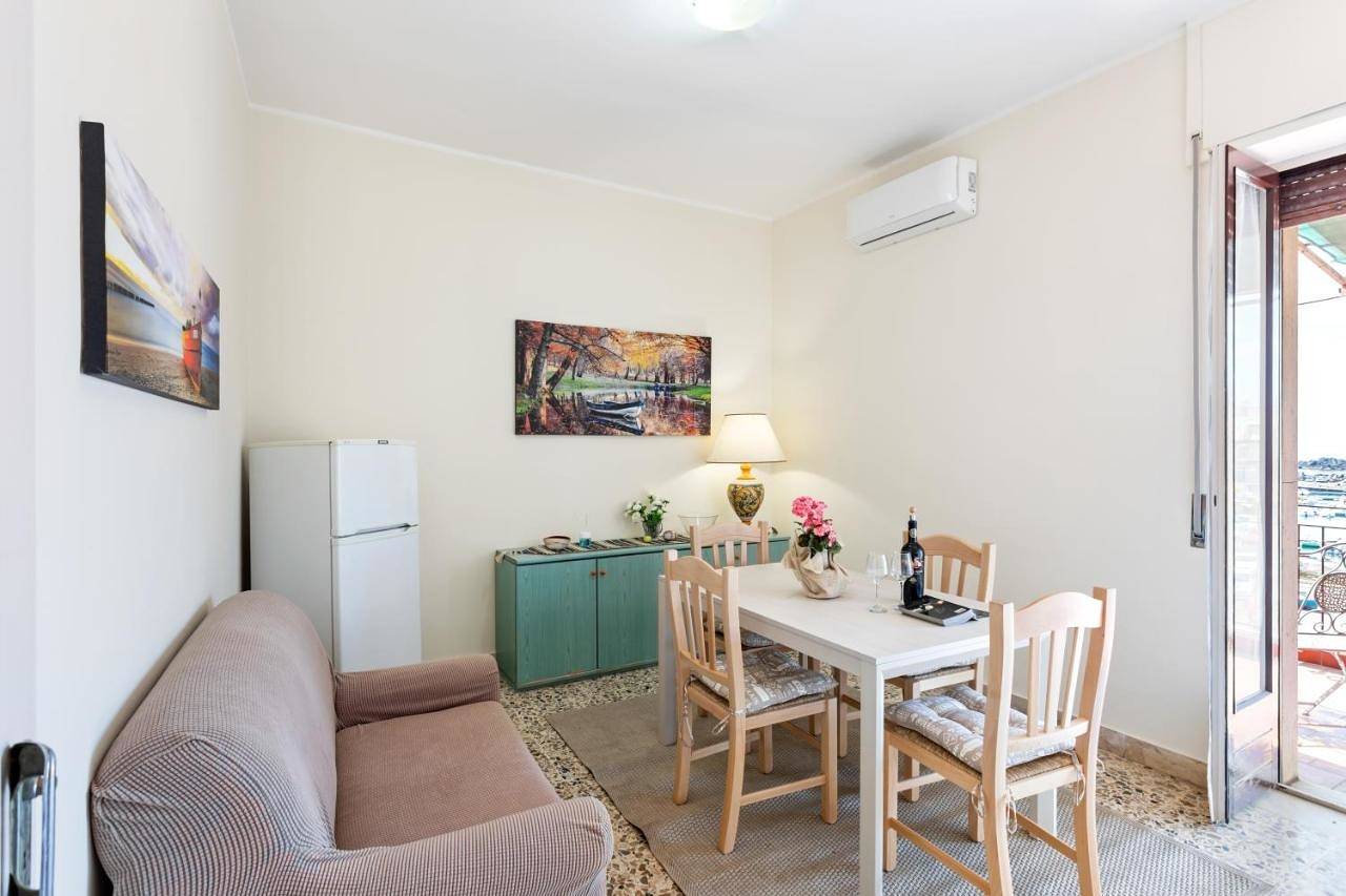 Appartement entier, Guesthost - La Finestra dei Ciclopi Seaview Flat in Aci Trezza, Aci Castello