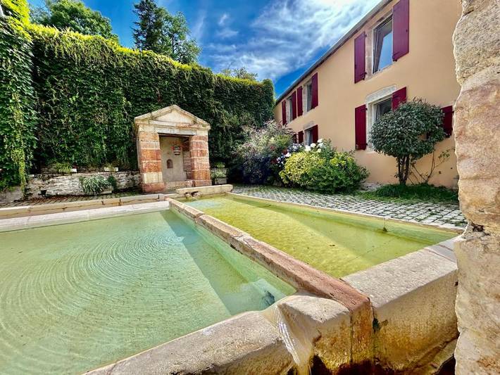 Gîte pour 2 personnes, avec Terrasse et Jardin à Menotey