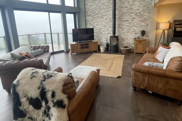 Pendle View Sleeps 8 with Hot Tub in Lancashire