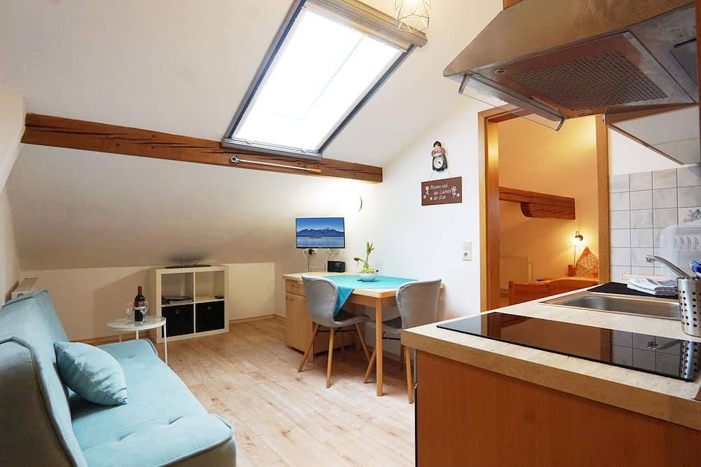 Ganze Wohnung, Ferienwohnung Iii Flieder mit eigenem Balkon, 1-2 Pers., 2.Og in Chieming, Chiemsee