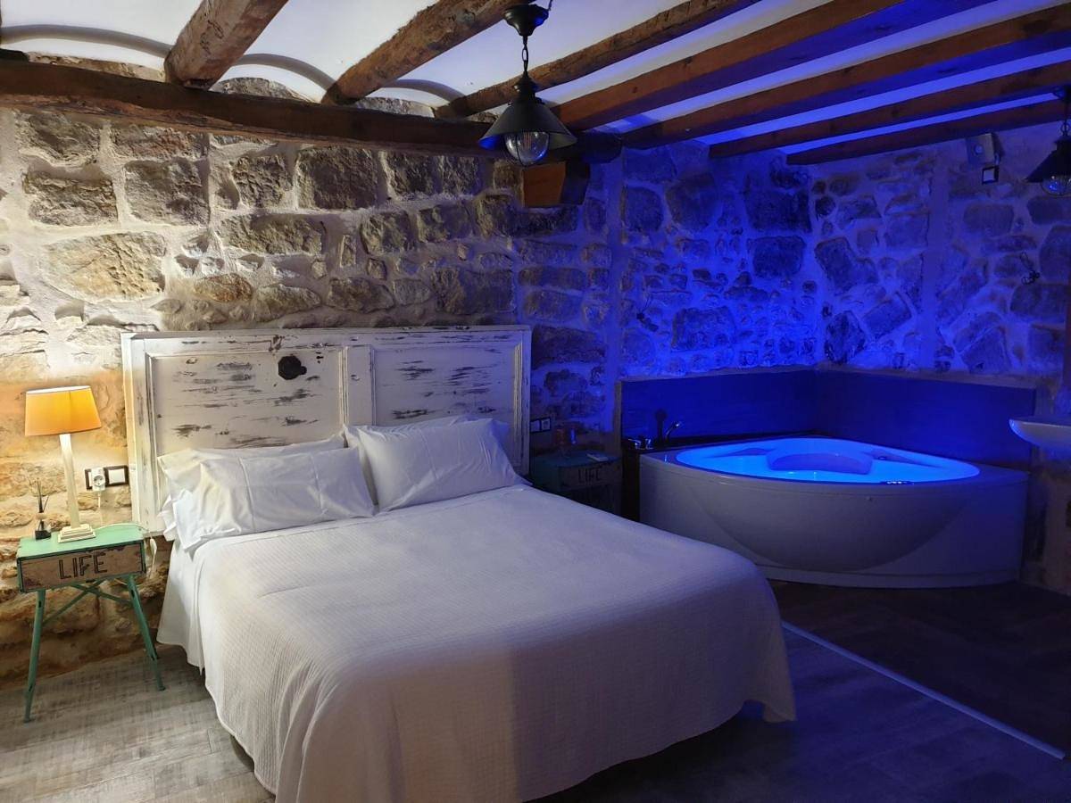 Apartamento entero, Two-Bedroom Apartment in Valderrobres, Provincia de Teruel