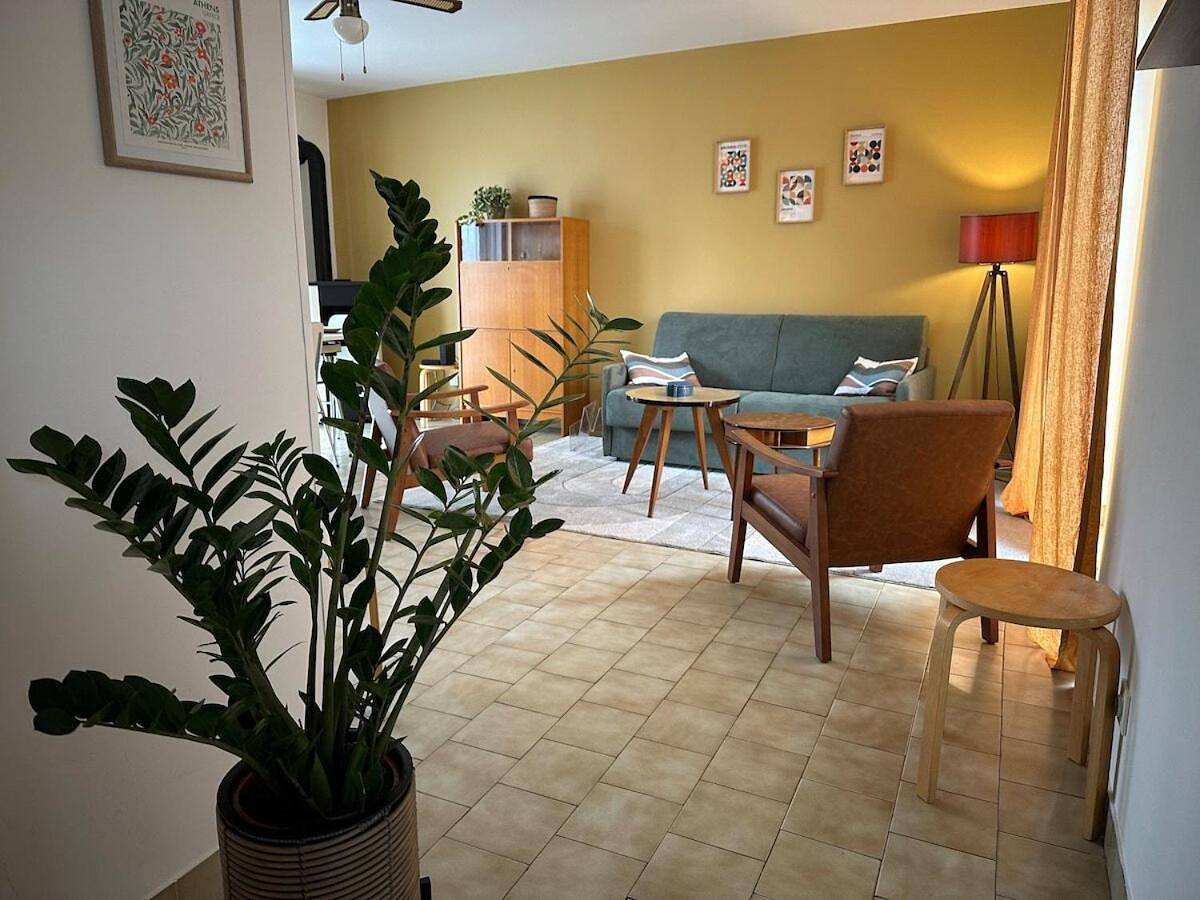 Maison Seventies, climatisée in Chablis, Région d'Auxerre