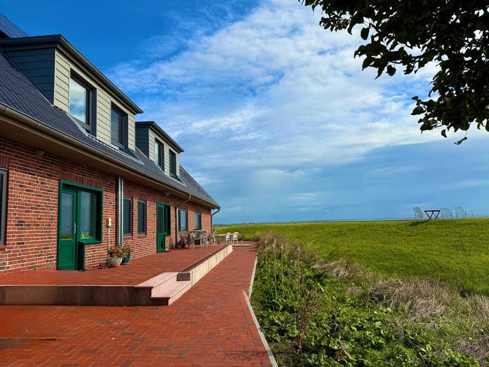 Ferienhaus für 4 Personen, mit Garten und Seeblick auf den Halligen