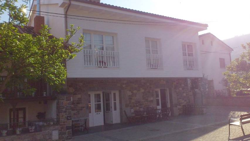 Hotel para 2 personas, con vistas y terraza en Parque Natural de Redes