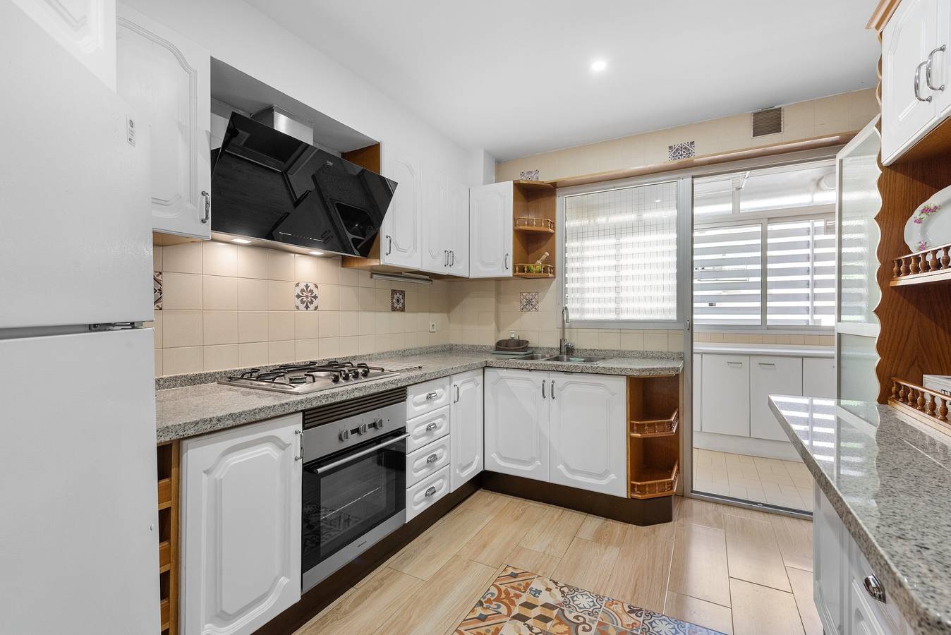 Apartamento entero, Apartamento de 110 m² en El Palo con vistas al mar, Wi-Fi y aire acondicionado, parking in Playa del Palo, Málaga