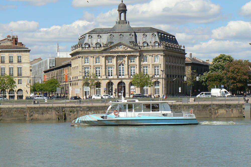 T4 Avec Patio et vue Garonne in Lormont, Bordeaux region