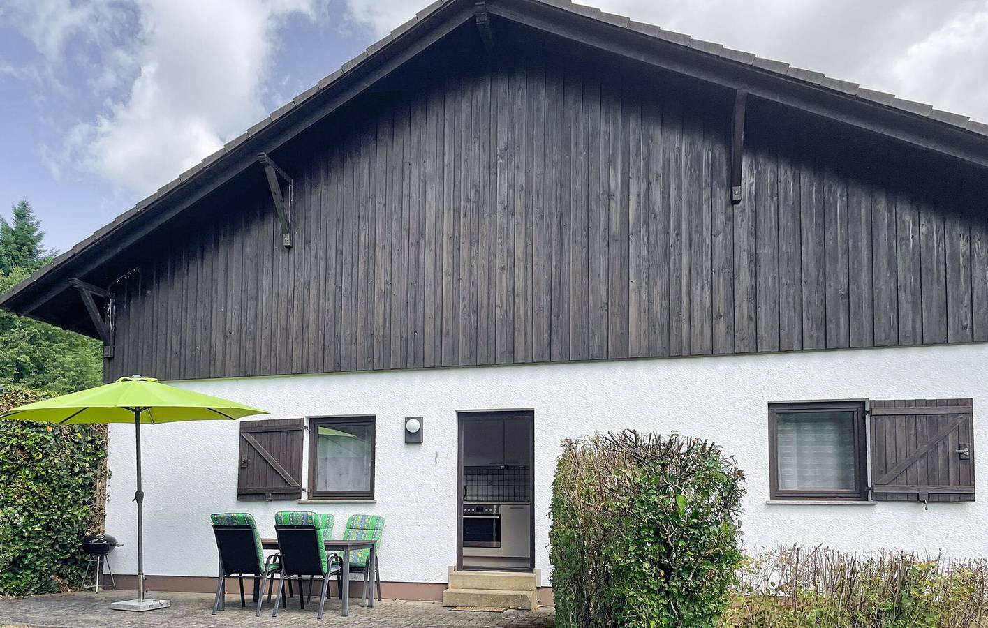 Gemütliche Wohnung mit Terrasse & Parkplatz bei Bäsch in Ferienpark Himmelberg, Thalfang