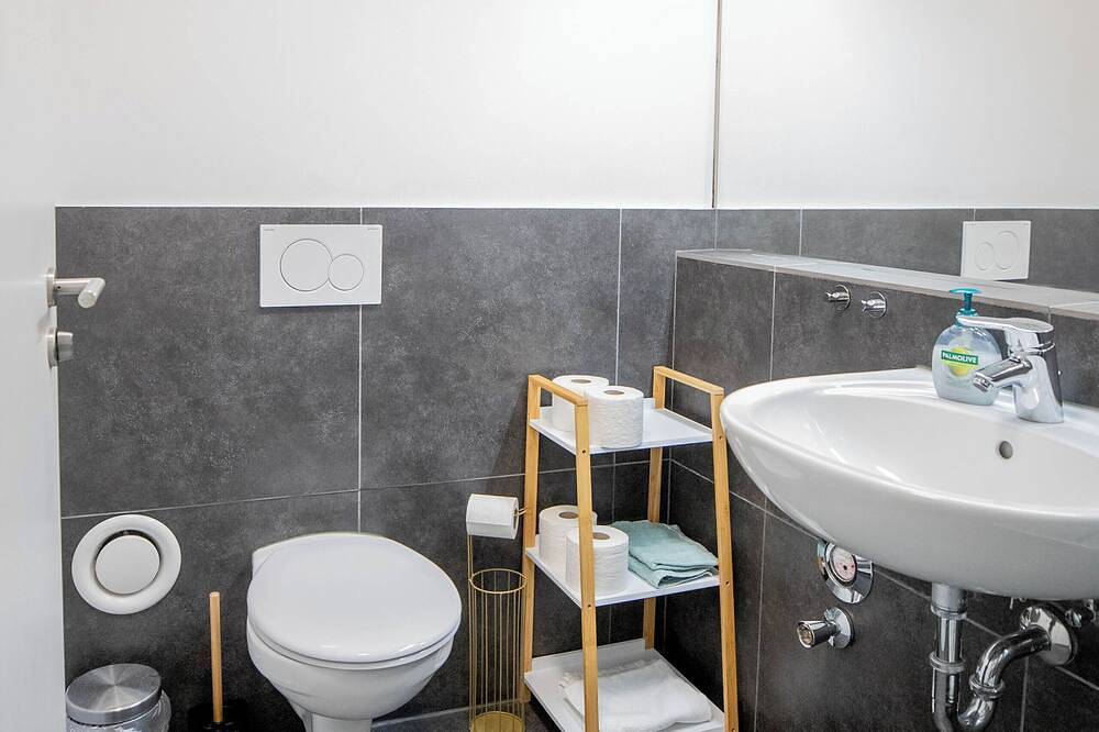 Ganze Wohnung, Studio Apartment in Weinstadt in Weinstadt, Rems-Murr-Kreis