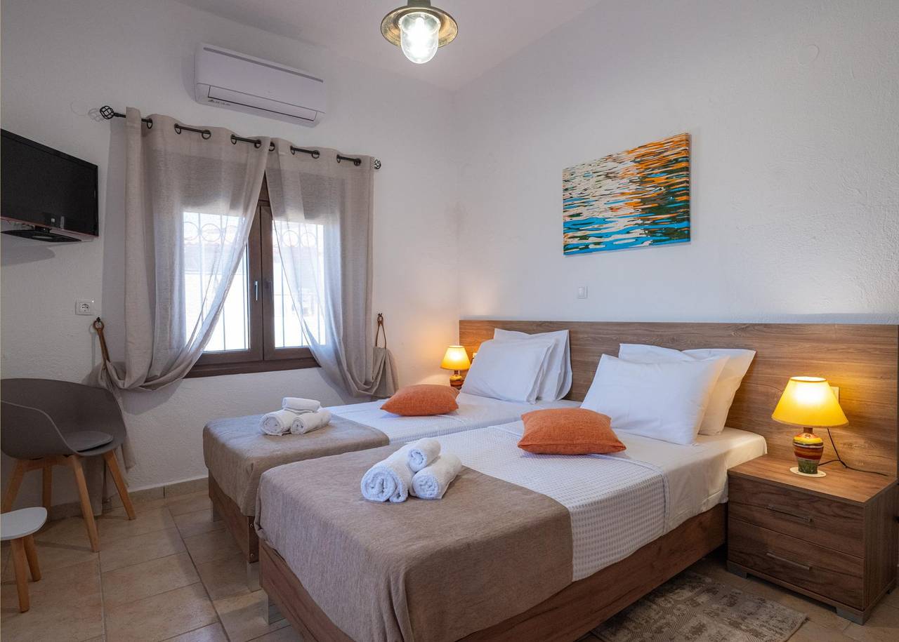 Ganze Wohnung, Ferienwohnung für 4 Personen mit Garten in Keratokampos, Iraklio-Heraklion und Umgebung