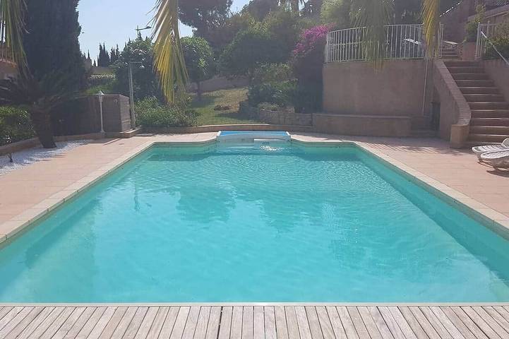 Villa pour 12 personnes, avec jardin et balcon à Bandol