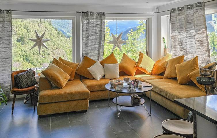 Ferienhaus für 7 Personen mit Garten in Førde
