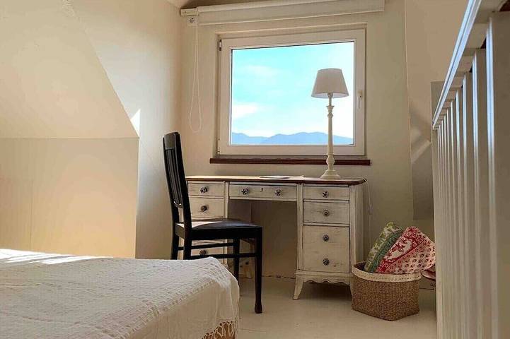 Ganze Wohnung, Romantic apartment, 5 mins from beach with scenic view & 350mbps high speed WiFi in Tarifa, Los Alcornocales